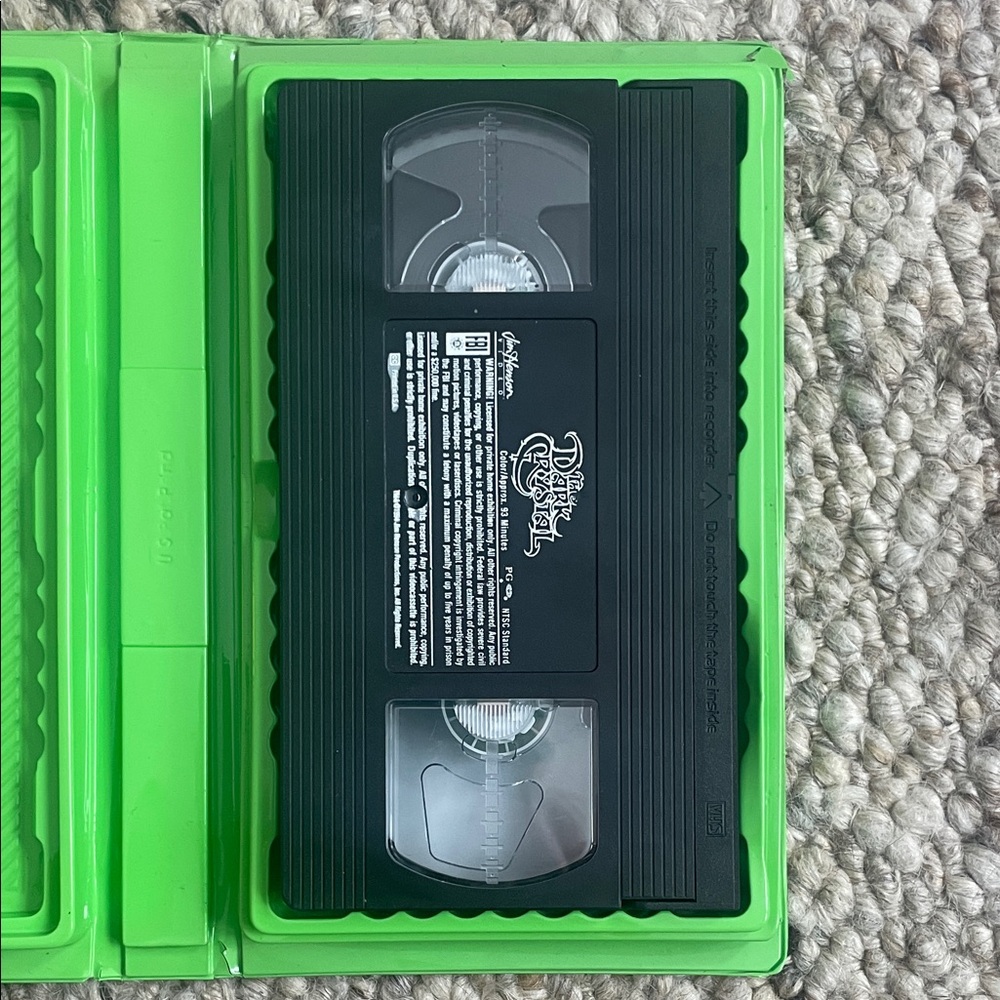 Jim Henson's The Dark Crystal VHS - Picture 4 of 4